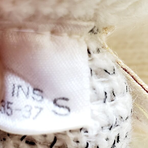 Aviator Abstract Fit Cream-Grey  Wool Blend Knit TurtleNeck Sweater. Size Small - Picture 3 of 9